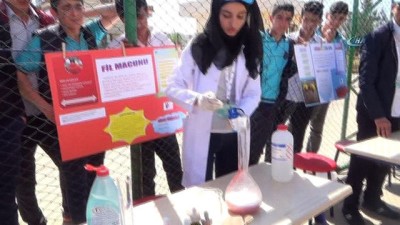  Öğrenciler, Siverek'te bitmeyen altyapı sorunlarından esinlenerek proje hazırladı
- Öğrencilerin bilim fuarında sergilediği proje yoğun ilgi gördü 