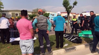 belediye calisani - Otomobil refüjdeki işçilere çarptı: 3 ölü, 1 yaralı - MANİSA Videosu