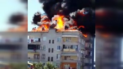  Samsun'da çatı yangını korkuttu