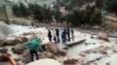 multeci kampi -  - Kudüs’te Sel, Ayrım Duvarını Yıktı  Videosu