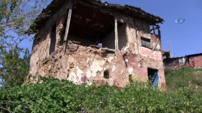 virane -  Yıkılmak üzere olan evde oturan aileyi belediye kurtardı Videosu