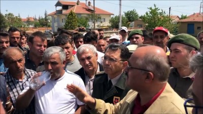 oturma eylemi - Akşehir'deki trafik kazası - Vatandaşlardan oturma eylemi - KONYA  Videosu