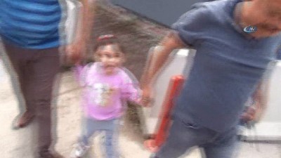 engelli kiz -  Anne 5 yaşındaki engelli kızını bakıcıya bırakıp bir daha sormadı, polis sahip çıktı  Videosu