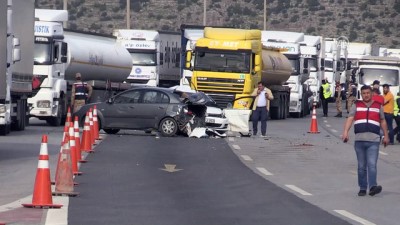 Zincirleme trafik kazası: 2 ölü, 15 yaralı - KAHRAMANMARAŞ