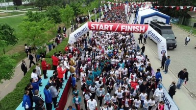 yaris - 10 binlerce kişi Kocaeli'de 10. kez kitaba koştu  Videosu