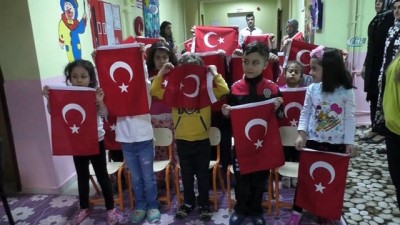 okul muduru -  Ağrı’da anaokulu öğrencileri Mehmetçiğe mektup ve hediyeler gönderdi  Videosu
