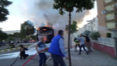 guvenli bolge -  Aydın'da otobüs yangını... Otobüs cayır cayır yandı, şoför soğukkanlı davranıp olası bir faciayı önledi Videosu