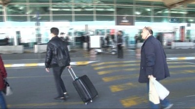 bomba imha uzmani -  Havalimanı’nda şüpheli paket paniği  Videosu