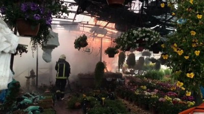 itfaiye araci -  Çiçekçi dükkanında yangın çıktı  Videosu