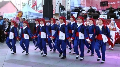 Kadınlar 'en güzel böreği' yapmak için yarıştı - İSTANBUL 