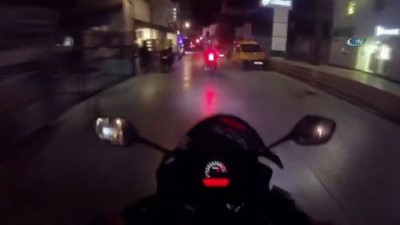 barla -  Motosiklet kazası kamerada... Kazayı gören vatandaş kılını bile kıpırdatmadı  Videosu