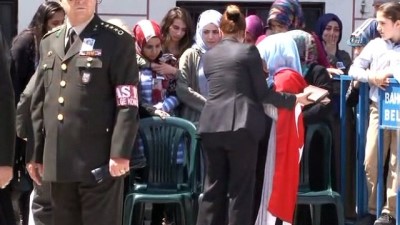 teroristler -  Şırnak şehidi son yolculuğuna uğurlandı  Videosu