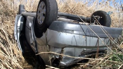  Sivas'ta otomobil şarampole yuvarlandı: 4 yaralı 