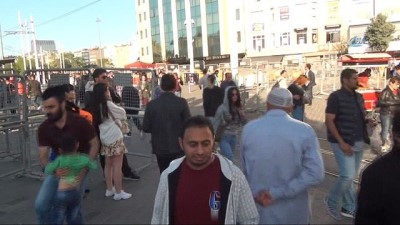  Taksim ve İstiklal Caddesinin girişleri bariyerlerle kapatılmaya başlandı