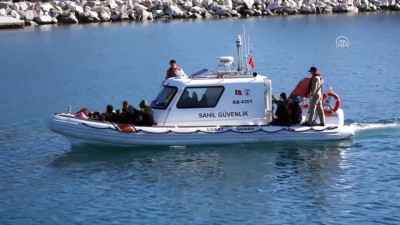 nani - 17 yabancı uyruklu yakalandı - ÇANAKKALE  Videosu