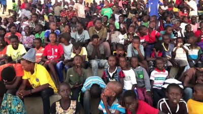 kahkaha - Senegalli çocuklar inatçı eşeklerini yarıştırdı - THIES  Videosu