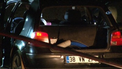  Kayseri'de iki kişi aracın içinde ölü olarak bulundu