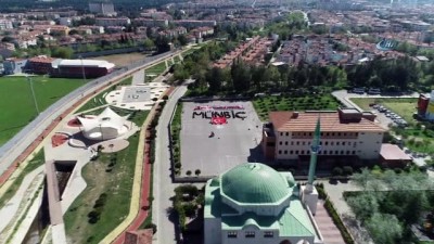  Öğrenciler bedenleriyle 'Münbiç' yazdı 