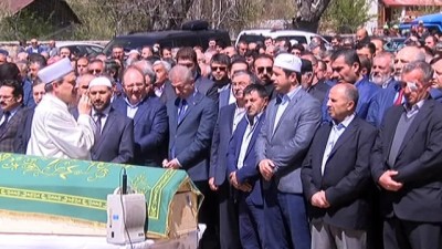 koy mezarligi -  Bakan Yılmaz, Sivas'ta cenaze törenine katıldı  Videosu