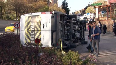 isci servisi -  Başkent’te işçi servisi ile minibüs çarpıştı o anlar kamerada: 5 yaralı Videosu