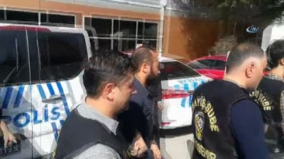 ogretim gorevlisi -  O katil ve eşi adliyede  Videosu