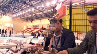  Özgün üretim robotlar Gebze'de yarışıyor