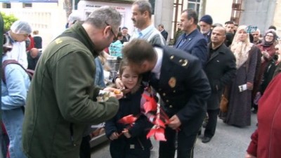 polis haftasi -  Avcılar'da polis, şehitler için vatandaşa lokma dağıttı  Videosu