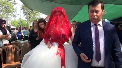 dugun konvoyu - Manisa'da traktörlü düğün konvoyu Videosu