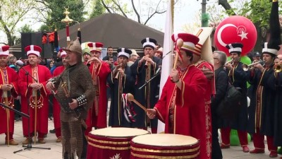 mehter takimi - Osmangazi'yi Anma ve Bursa'nın Fethi Şenlikleri - BURSA Videosu