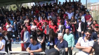 amator mac - Hakkari’deki amatör maçta olaylar çıktı Videosu