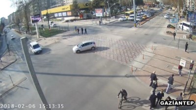  Gaziantep’teki kaza mobese kamerasına yansıdı