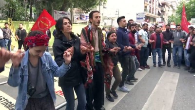 miting alani - İstanbul'da 1 Mayıs - Gruplar Maltepe Sahil Etkinlik Alanı'na girmeyi bekliyor - İSTANBUL Videosu