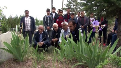 iskenderiye - Milli atlet Ahmet Aytar, ölümünün 26. yılında mezarı başında anıldı - ELAZIĞ Videosu