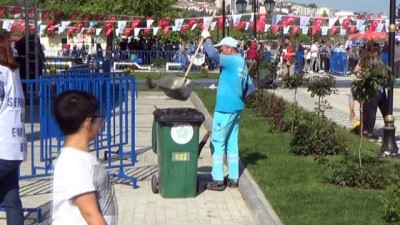 miting alani -  Onların eğlencesi, temizlik işçilerin çilesi oldu Videosu