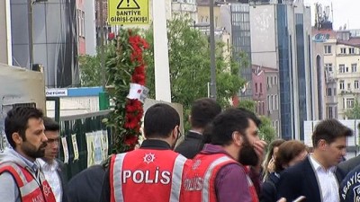  Taksim'de çelenk gerginliği... Vatan Partisi'nin çelengi meydana alınmadı