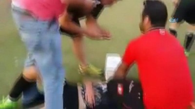 isaf - Taraftarlar bıçak sopalarla futbolculara saldırdı Videosu