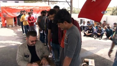incirlik -  15 kişilik minibüste 33 kaçak göçmen  Videosu