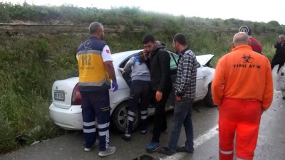 Antakya'da iki otomobil çarpıştı: 5 yaralı - HATAY 