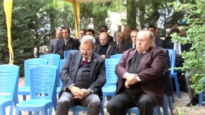 kalifiye -  GSO'nun Kurucu Meclis Başkanı Naci Topçuoğlu mezarı başında dualarla anıldı  Videosu