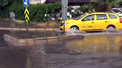 kapali mekan -  İzmir’de yağmur sele döndü, ev ve iş yerlerini su bastı Videosu