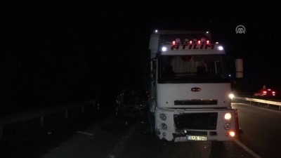 emniyet seridi - Tırın çarptığı cipte bulunan kadın hayatını kaybetti - SAKARYA  Videosu