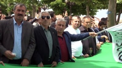 toprak gunu -  Yüzlerce kişi, Filistinli vatandaşlara destek için Hacı Bayram Camisinde bir araya geldi Videosu