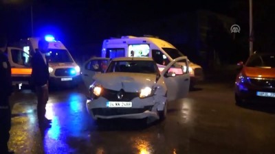 saglik gorevlisi - Erzincan'da zincirleme trafik kazası  Videosu