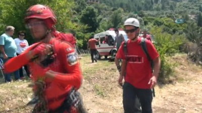  Fethiye'de uçurumda mahsur kalan tatilci kurtarıldı