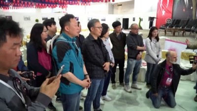 sparta - Güney Koreli turistler gazilere minnettarlıklarını gösterdi - ISPARTA Videosu