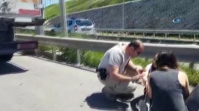 3 kopru -  Kararsız kadın sürücü, bariyerlere çarptı: 2 yaralı  Videosu