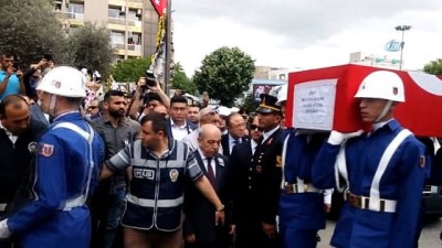  Manisa şehidini uğurluyor 