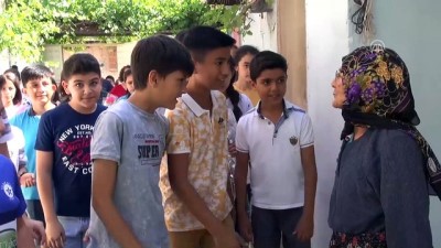 yasli kadin - Ortaokul öğrencilerinden 'Anneler Günü' duyarlılığı - AYDIN  Videosu