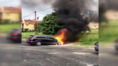  Park halindeki lüks araçta esrarengiz yangın 