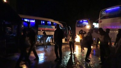 muhalifler - Suriye'de rejim ablukasından zorunlu tahliyeler sürüyor  Videosu